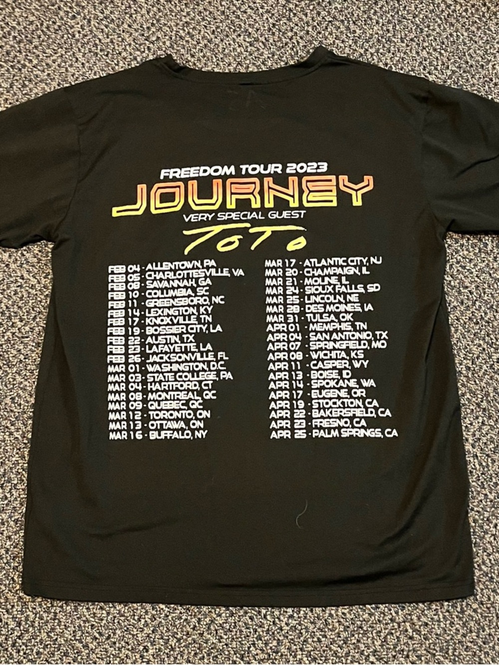 Journey Freedom Tour 2023 Black Graphic Tee with Vibrant Wing Design - Picture 3 of 4